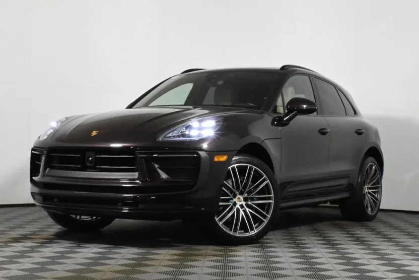 2024 Porsche Macan Base photo 1
