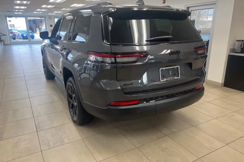 2025 Jeep Grand Cherokee Altitude X photo 1