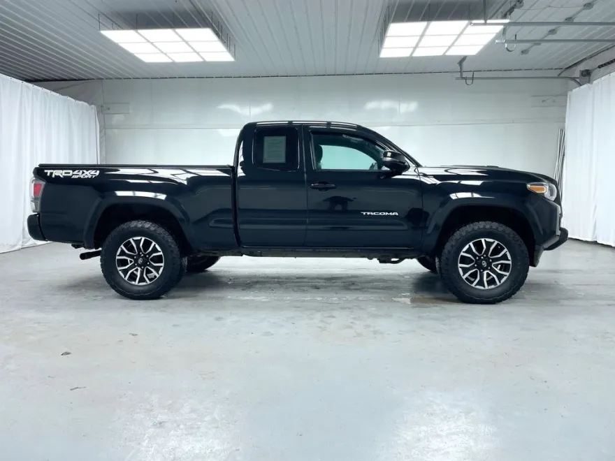 2021 Toyota Tacoma TRD Sport photo 1
