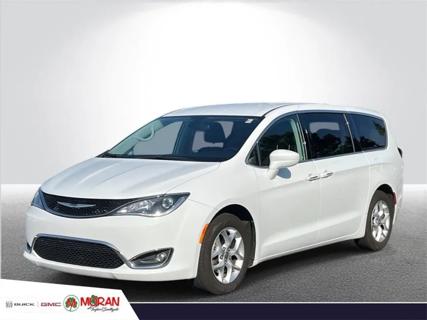 2019 Chrysler Pacifica Touring Plus photo 1