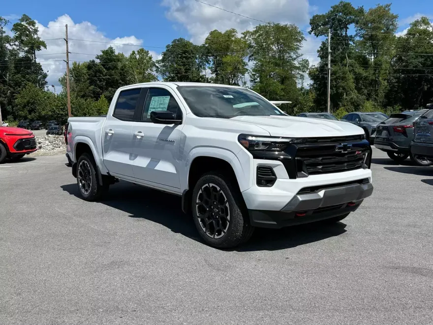 2026 Chevrolet Colorado Z71 photo 1