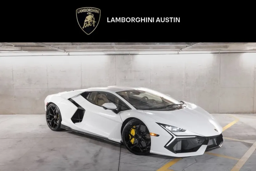 2024 Lamborghini Revuelto photo 1