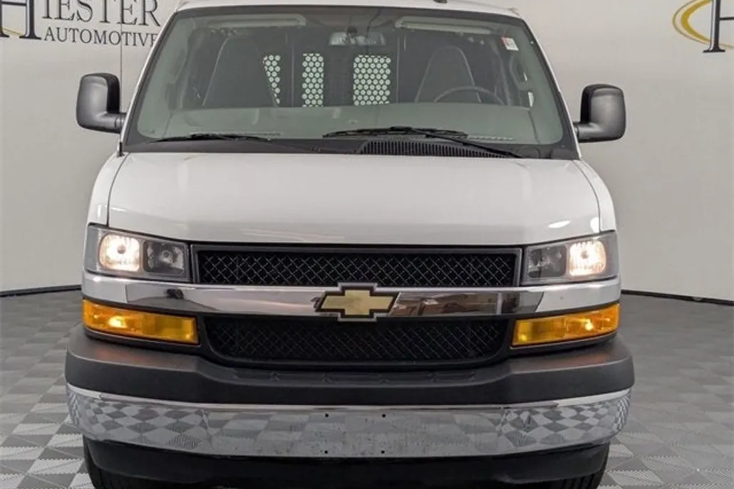 2023 Chevrolet Express Cargo 2500 photo 1