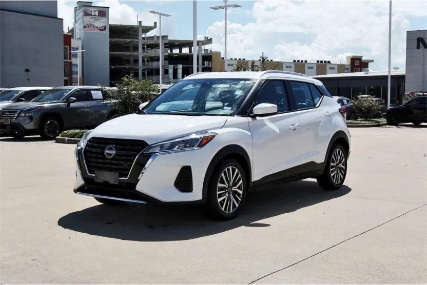 2023 Nissan Kicks SV photo 1