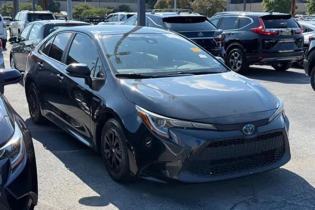 2021 Toyota Corolla Hybrid LE photo 1