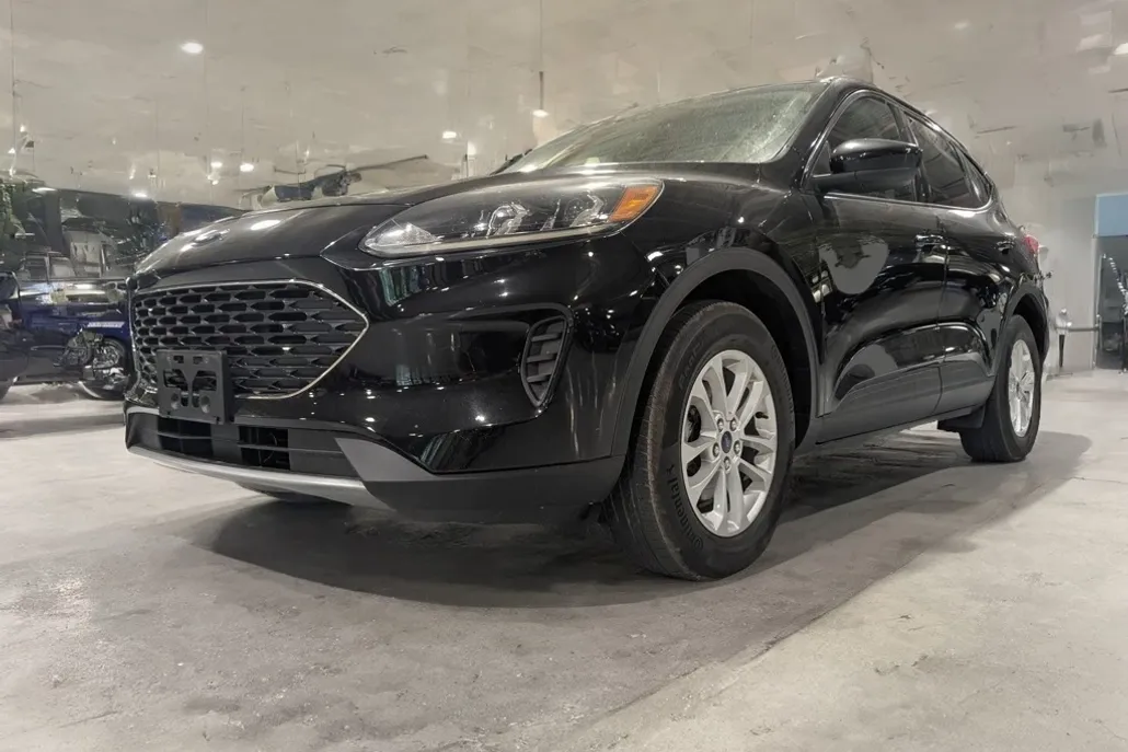 2020 Ford Escape SE photo 1