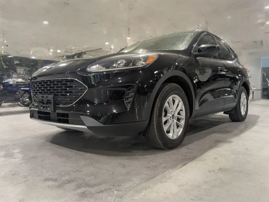 2020 Ford Escape SE photo 1