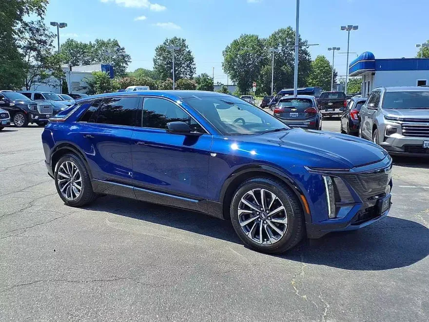 2024 Cadillac Lyriq Sport photo 1