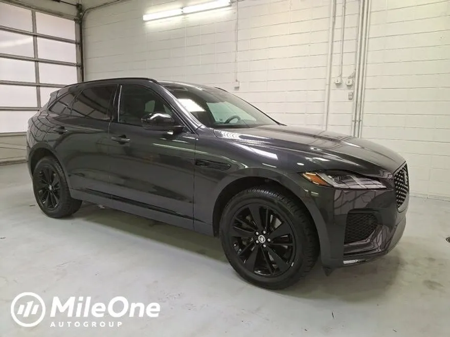 2024 Jaguar F-PACE P400 R-Dynamic S photo 1