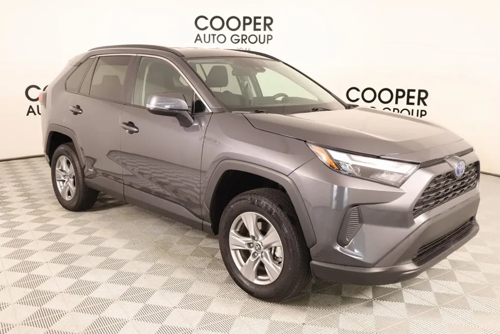 2024 Toyota RAV4 Hybrid LE photo 1