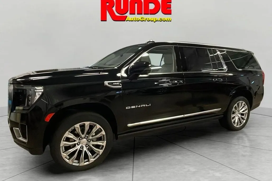 2023 Gmc Yukon XL Denali photo 1