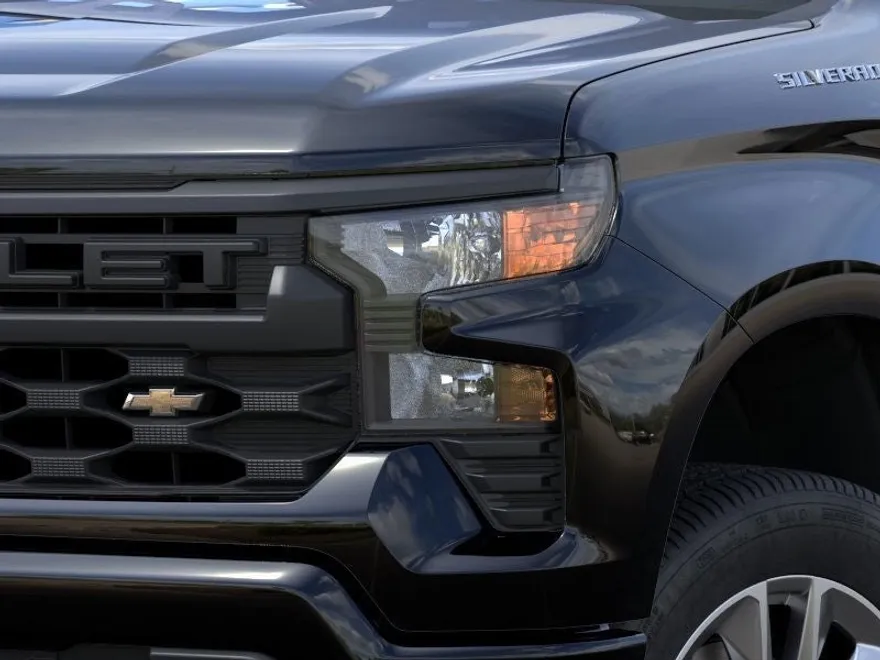 2025 Chevrolet Silverado Custom photo 10