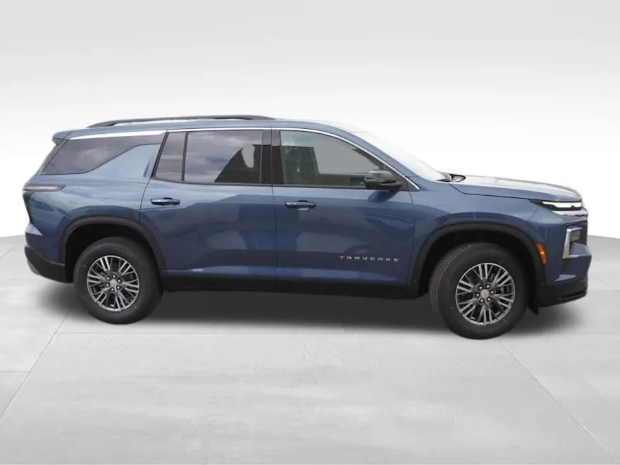 2025 Chevrolet Traverse photo 1
