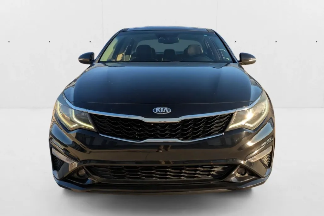 2019 Kia Optima S photo 1