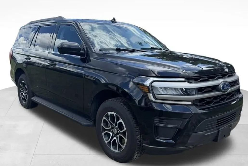 2024 Ford Expedition XLT photo 1