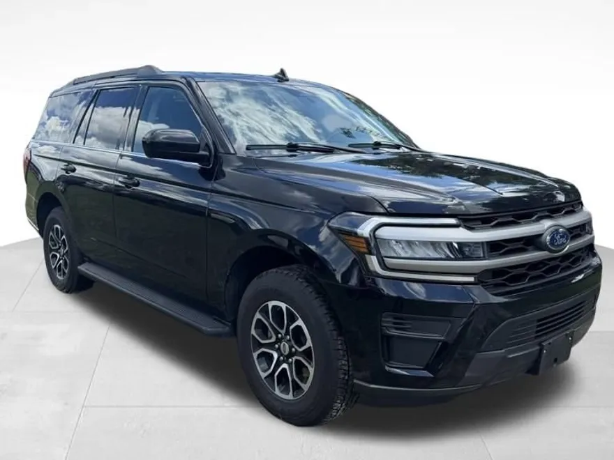 2024 Ford Expedition XLT photo 1
