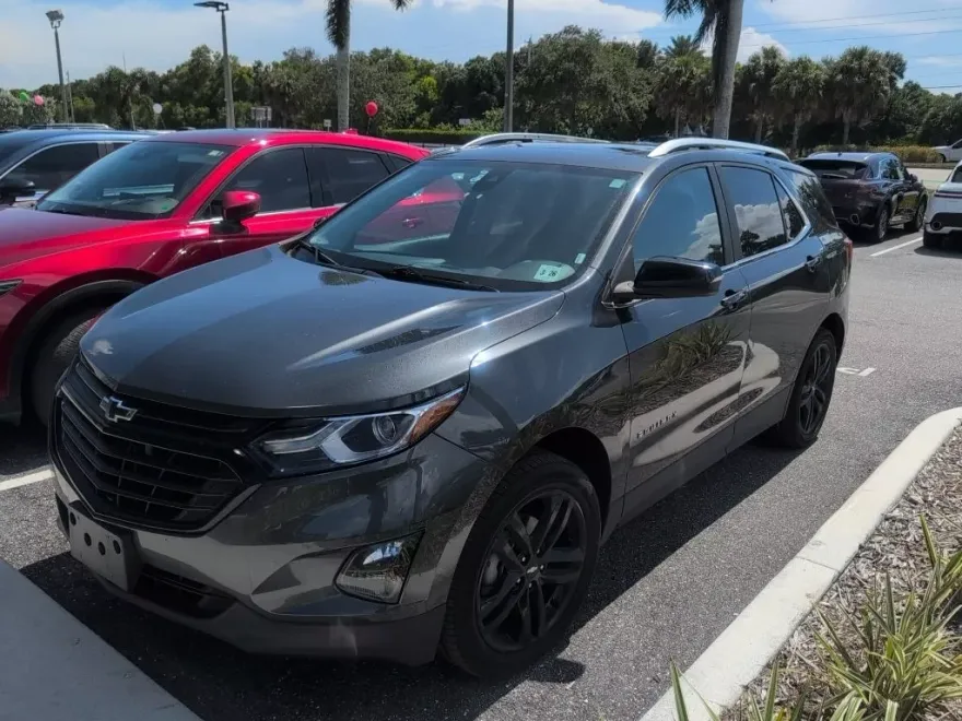2021 Chevrolet Equinox LT photo 1