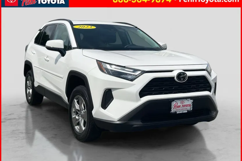 2023 Toyota RAV4 XLE photo 1