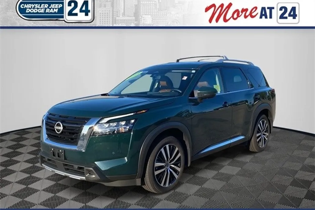 2024 Nissan Pathfinder Platinum photo 1