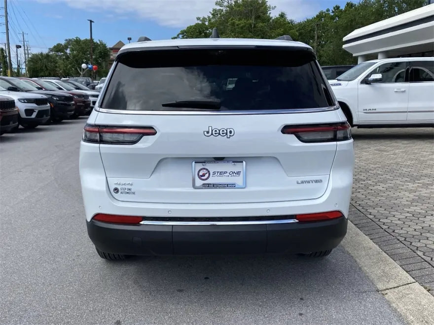 2025 Jeep Grand Cherokee Limited photo 1