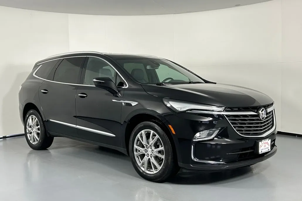 2022 Buick Enclave Essence photo 1