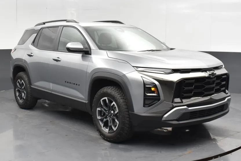 2025 Chevrolet Equinox ACTIV photo 1
