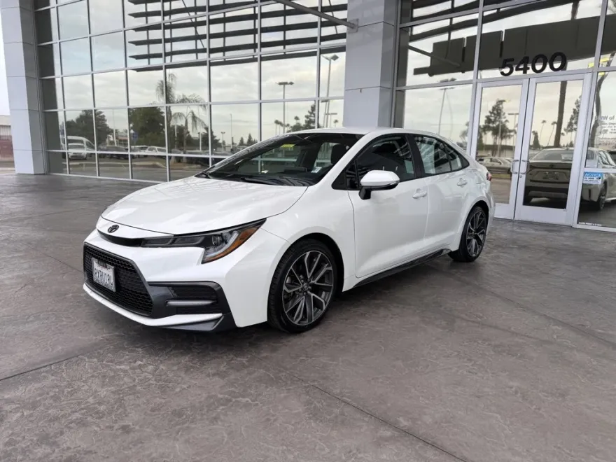2021 Toyota Corolla SE photo 1