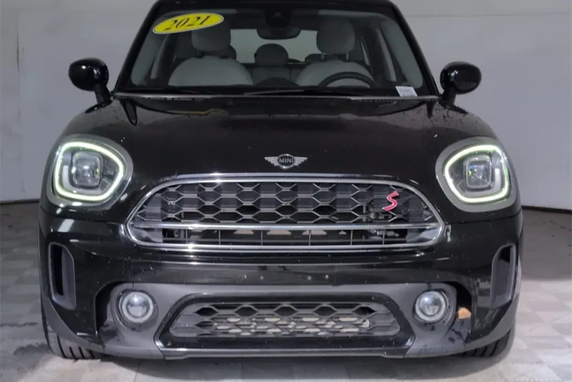2021 Mini Countryman S ALL4 photo 1