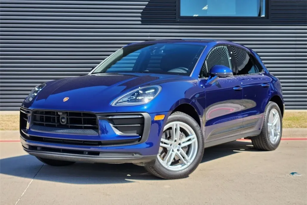 2024 Porsche Macan T photo 1