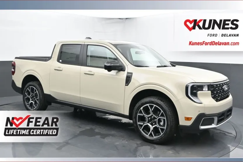 2025 Ford Maverick Lariat photo 1