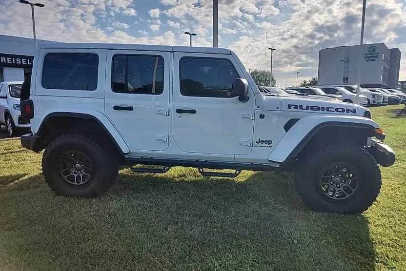 2023 Jeep Wrangler Rubicon photo 1