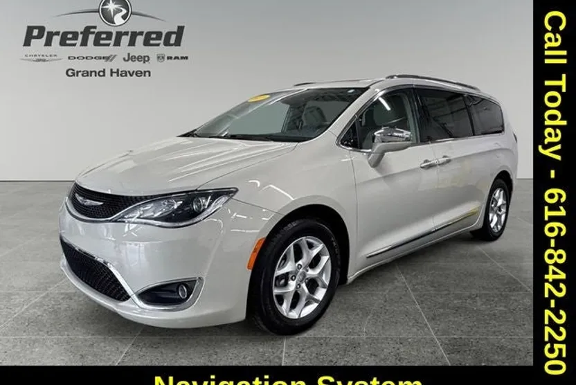 2020 Chrysler Pacifica Limited photo 1