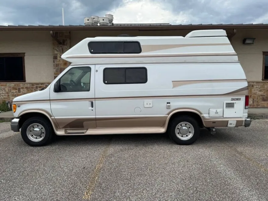 1998 Ford E-250 photo 1
