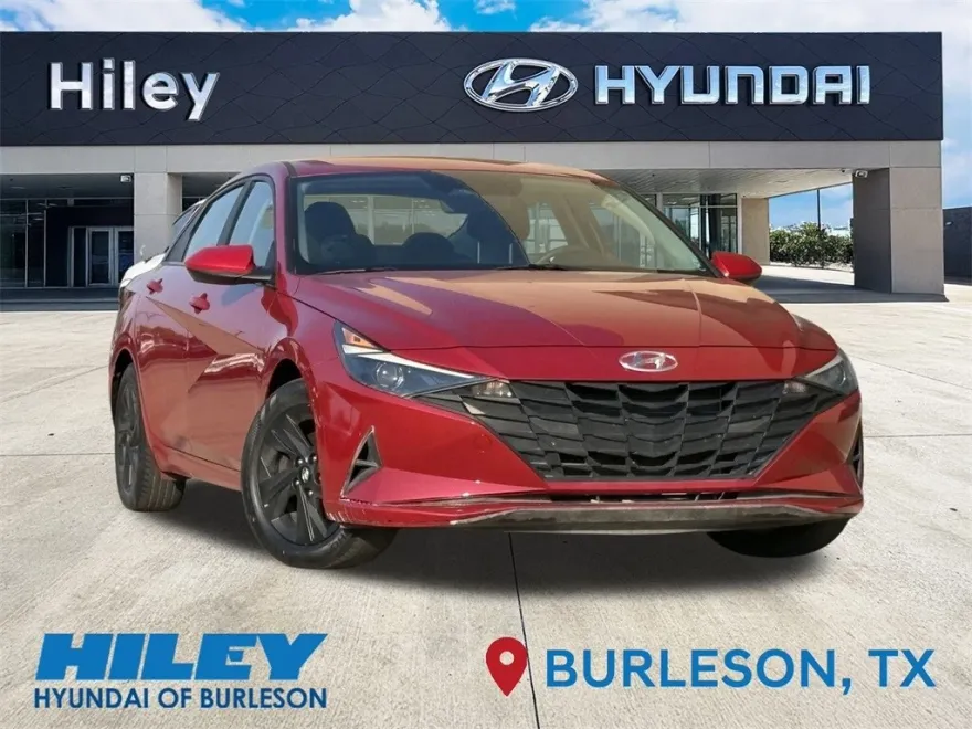 2023 Hyundai Elantra SEL photo 1