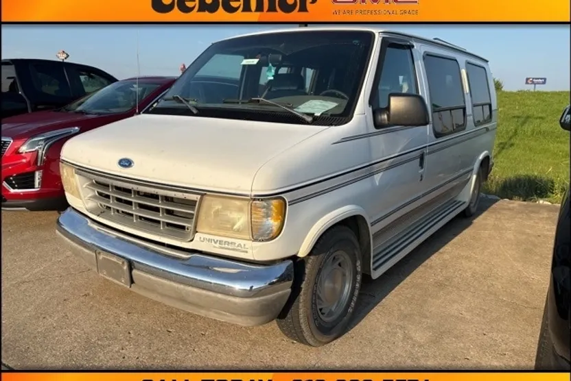 1994 Ford E-150 Base photo 1