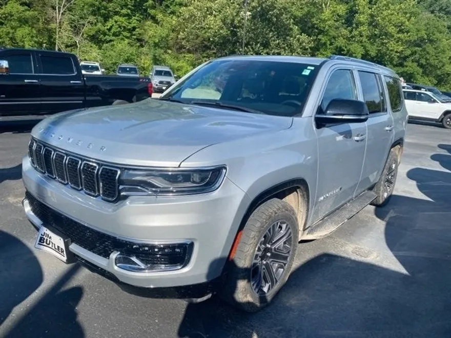 2023 Jeep Wagoneer Base photo 1
