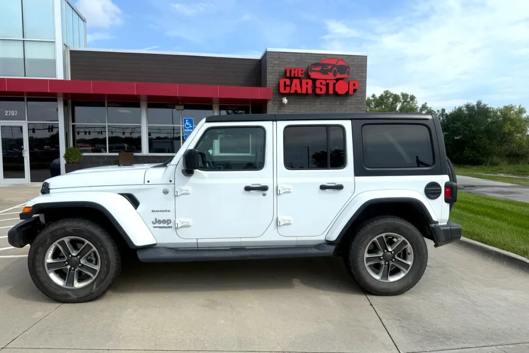 2019 Jeep Wrangler Unlimited Sahara photo 1