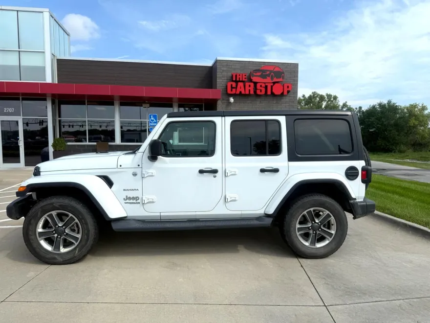2019 Jeep Wrangler Unlimited Sahara photo 1
