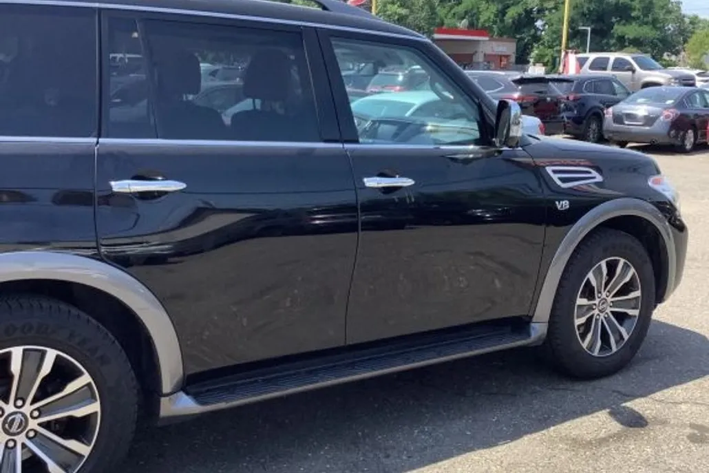 2020 Nissan Armada SL photo 1