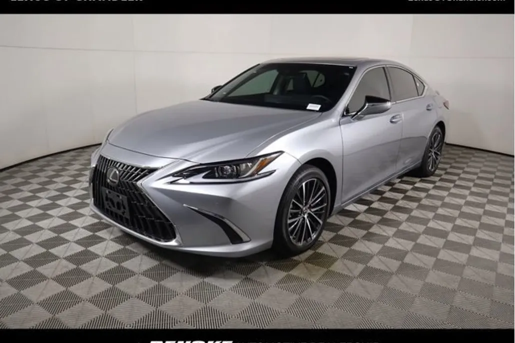 2025 Lexus ES 300h photo 1