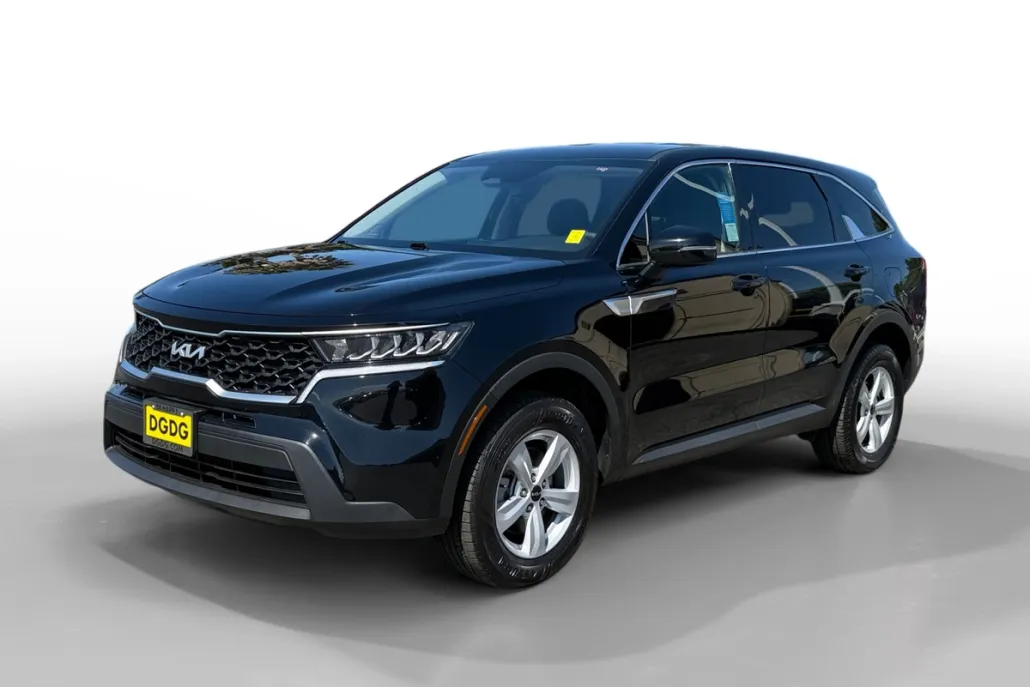 2023 Kia Sorento LX photo 1