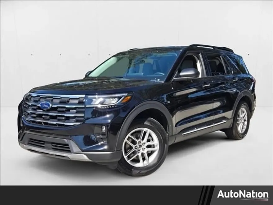 2025 Ford Explorer photo 1
