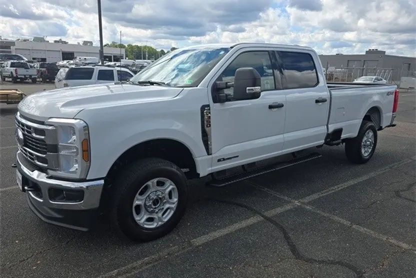 2025 Ford F-350 photo 1