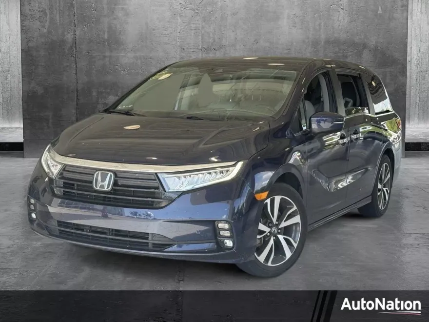 2023 Honda Odyssey Touring photo 1
