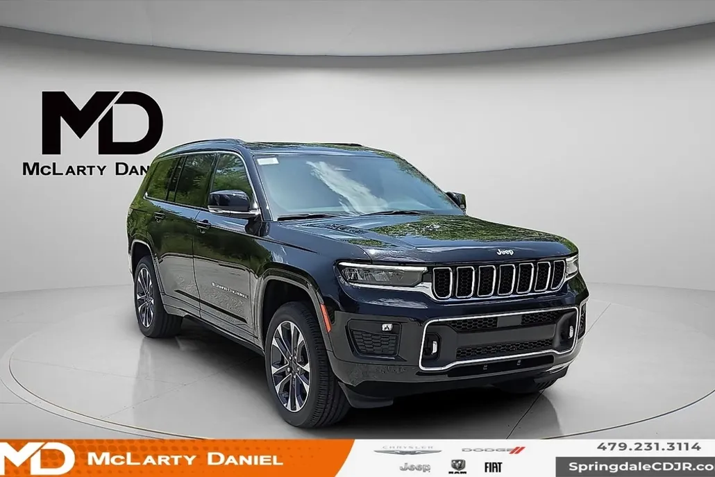2025 Jeep Grand Cherokee Overland photo 1