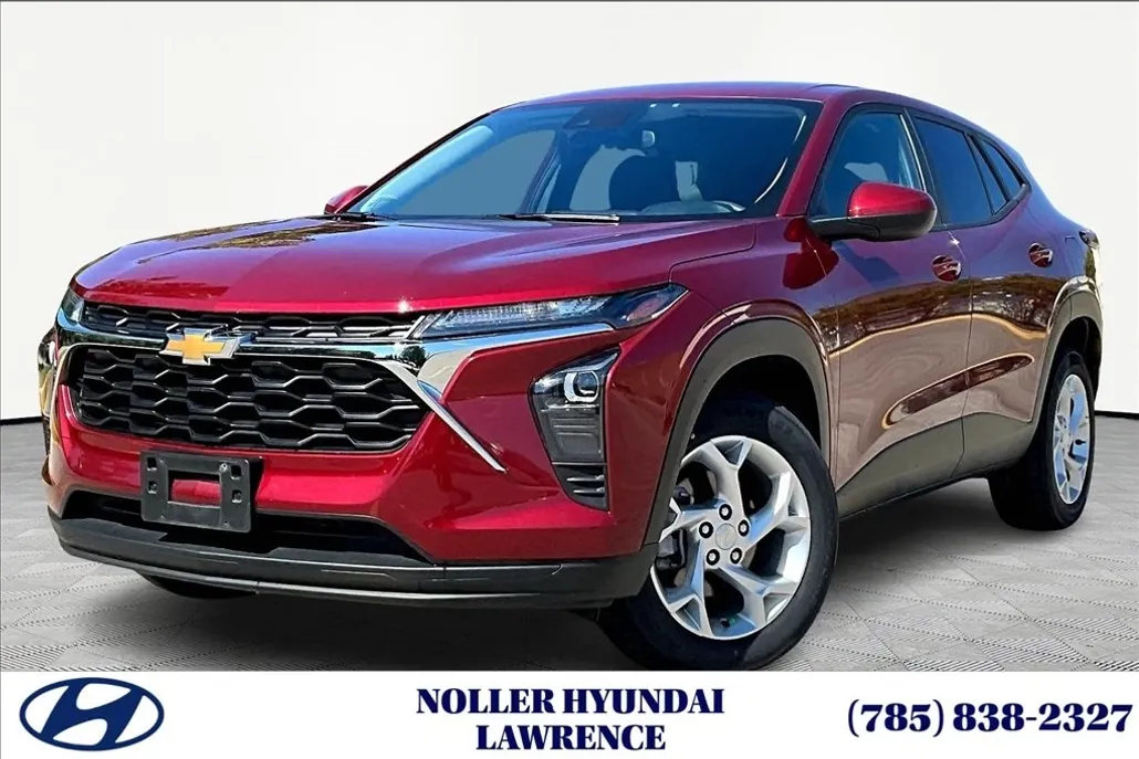 2024 Chevrolet Trax LS photo 1