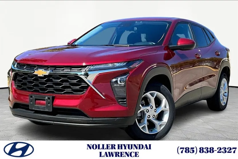 2024 Chevrolet Trax LS photo 1