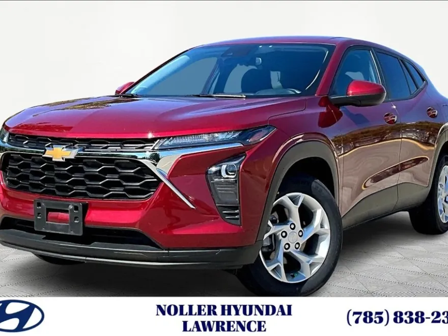 2024 Chevrolet Trax LS photo 1