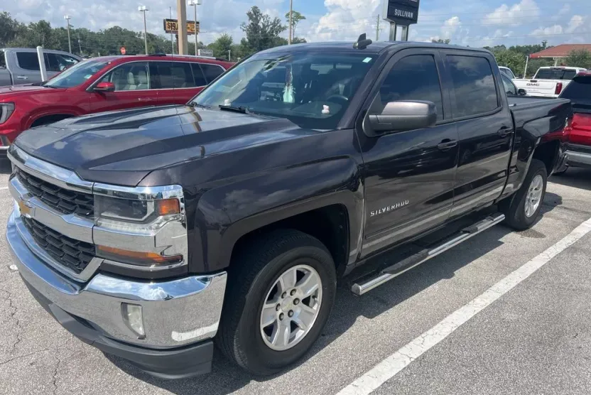 2016 Chevrolet Silverado 1500 LT photo 1