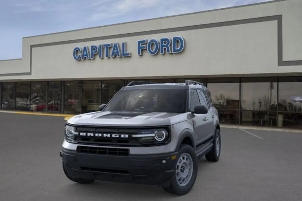 2024 Ford Bronco Sport Outer Banks photo 1